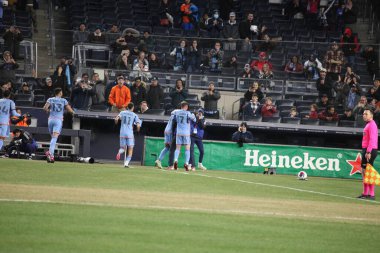 2023 MLS Normal Sezon: NYCFC DC United 'a karşı. 18 Mart 2023, New York, ABD: 2023 MLS Normal Mevsim futbol maçı New York Yankee Stadyumu 'nda NYCFC ve DC United arasında. NYCFC 3-2 kazandı.. 