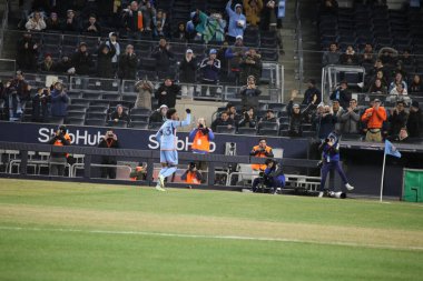 2023 MLS Normal Sezon: NYCFC DC United 'a karşı. 18 Mart 2023, New York, ABD: 2023 MLS Normal Mevsim futbol maçı New York Yankee Stadyumu 'nda NYCFC ve DC United arasında. NYCFC 3-2 kazandı.. 