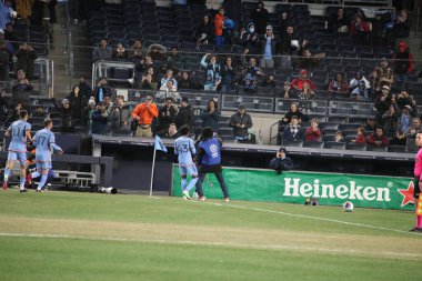 2023 MLS Normal Sezon: NYCFC DC United 'a karşı. 18 Mart 2023, New York, ABD: 2023 MLS Normal Mevsim futbol maçı New York Yankee Stadyumu 'nda NYCFC ve DC United arasında. NYCFC 3-2 kazandı.. 