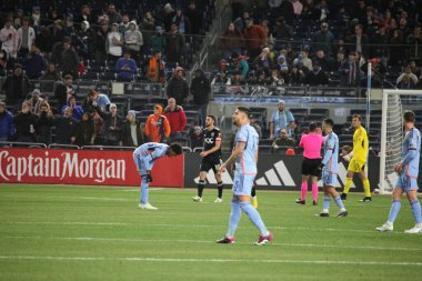 2023 MLS Normal Sezon: NYCFC DC United 'a karşı. 18 Mart 2023, New York, ABD: 2023 MLS Normal Mevsim futbol maçı New York Yankee Stadyumu 'nda NYCFC ve DC United arasında. NYCFC 3-2 kazandı.. 