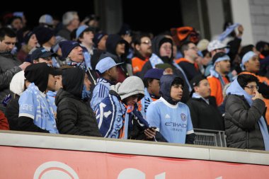 2023 MLS Normal Sezon: NYCFC DC United 'a karşı. 18 Mart 2023, New York, ABD: 2023 MLS Normal Mevsim futbol maçı New York Yankee Stadyumu 'nda NYCFC ve DC United arasında. NYCFC 3-2 kazandı.. 