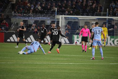 2023 MLS Normal Sezon: NYCFC DC United 'a karşı. 18 Mart 2023, New York, ABD: 2023 MLS Normal Mevsim futbol maçı New York Yankee Stadyumu 'nda NYCFC ve DC United arasında. NYCFC 3-2 kazandı.. 