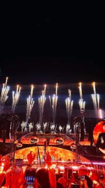 Coldplay Sao Paulo 'daki Morumbi Stadyumu' nda canlı performans sergiledi. 17 Mart 2023, Sao Paulo, Brezilya: Coldplay grubunun Sao Paulo 'daki Morumbi Stadyumu' ndaki konseri, 17 Mart 2023 Cuma günü birçok hayran ve müzik severin katılımıyla.