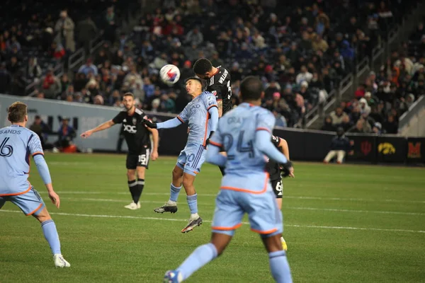 2023 MLS Normal Sezon: NYCFC DC United 'a karşı. 18 Mart 2023, New York, ABD: 2023 MLS Normal Mevsim futbol maçı New York Yankee Stadyumu 'nda NYCFC ve DC United arasında. NYCFC 3-2 kazandı.. 