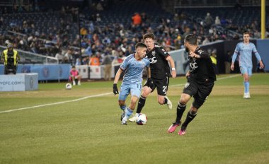 2023 MLS Normal Sezon: NYCFC DC United 'a karşı. 18 Mart 2023, New York, ABD: 2023 MLS Normal Mevsim futbol maçı New York Yankee Stadyumu 'nda NYCFC ve DC United arasında. NYCFC 3-2 kazandı..