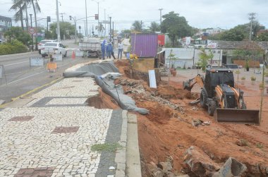 Natal 'da saldırılar. 19 Mart 2023, Natal, Rio Grande do Norte, Brezilya: Parnamirim RN Tren İstasyonu, bu sabah erken saatlerde suçlular tarafından hedef alındı. Belediyenin çadırları olmadan serbest fuarlar, Ponta Negra tahta yolu yağmurla yıkıldı