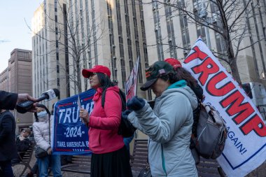 New York Genç Cumhuriyetçiler Kulübü Trump 'ın Ralliler Çağrısı' na cevap verdi. 20 Mart 2023. New York, ABD: Başkan Trump 'ın destekçileri, eski Başkan Donald Trump' ı desteklemek amacıyla adliye binasının önünde bir miting için toplandılar