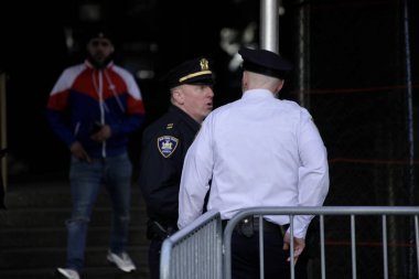 Donald Trump 'ın yakın zamanda New York' ta suçlanma olasılığı. 21 Mart 2023, New York, ABD: Eski ABD Başkanı Donald J. Trump 'ın beklentileri doğrultusunda Manhattan Adliyesi' nde basın mensuplarının yoğun hareketi