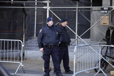 Donald Trump 'ın yakın zamanda New York' ta suçlanma olasılığı. 21 Mart 2023, New York, ABD: Eski ABD Başkanı Donald J. Trump 'ın beklentileri doğrultusunda Manhattan Adliyesi' nde basın mensuplarının yoğun hareketi