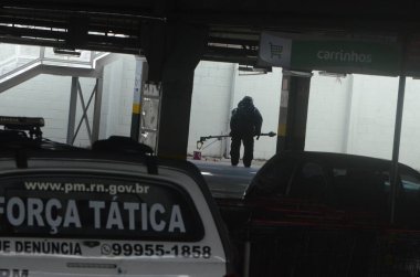 Natal 'da Bomba Tehdidi. 23 Mart 2023, Natal, Rio Grande do Norte, Brezilya: Bope, Natal 'daki Newton Navarro köprüsünde bomba olduğu iddia edilen bir bombayı topluyor.. 