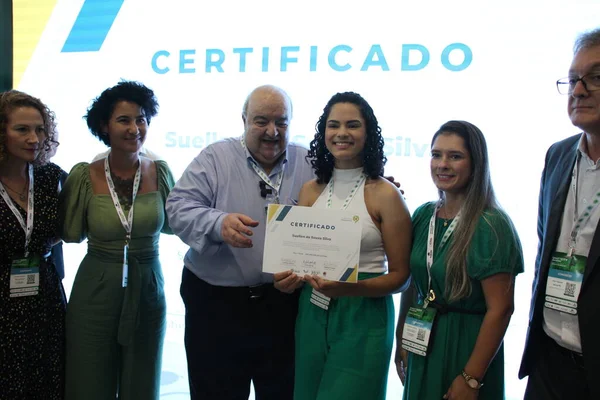 Curitibaのスマートシティエキスポの第4版 2023年3月22日 ブラジル パラナ州クリチバ スマートプラザ ヴァレ ピナオで開催された第4回スマートシティExpoのプログラム内で ラファエル グレガ市長は市民カードを発売した — ストック写真