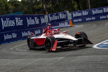 Sao Paulo 'daki Formula E Yarışı. 24 Mart 2023, Sao Paulo, Brezilya: Sao Paulo 'daki Anhembi Kompleksi' nde, 24 Mart Cuma günü, ücretsiz antrenman sırasında Formula E arabaları. Brezilya 'da Uluslararası Otomobil Federasyonu (FIA) elektrikli araba kategorisi yarışacak