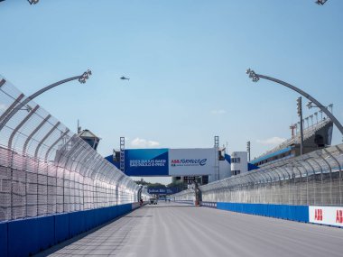 Formula E Yarışı 'nda insan hareketleri. 24 Mart 2023, Sao Paulo, Brezilya: Formula E 'den önce Sao Paulo' nun kuzey bölgesindeki Complexo do Anhembi 'de, 24 Mart Cuma günü serbest uygulama hareketi.)