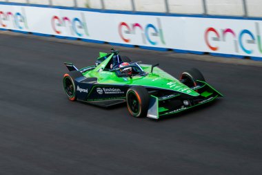 Sao Paulo 'daki Formula E Yarışı. 24 Mart 2023, Sao Paulo, Brezilya: Sao Paulo 'daki Anhembi Kompleksi' nde, 24 Mart Cuma günü, ücretsiz antrenman sırasında Formula E arabaları. Brezilya 'da Uluslararası Otomobil Federasyonu (FIA) elektrikli araba kategorisi yarışacak