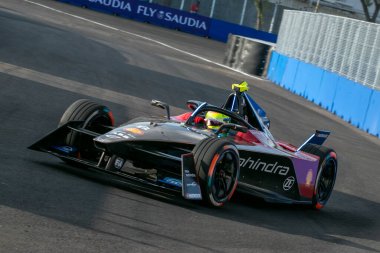 Sao Paulo 'daki Formula E Yarışı. 24 Mart 2023, Sao Paulo, Brezilya: Sao Paulo 'daki Anhembi Kompleksi' nde, 24 Mart Cuma günü, ücretsiz antrenman sırasında Formula E arabaları. Brezilya 'da Uluslararası Otomobil Federasyonu (FIA) elektrikli araba kategorisi yarışacak