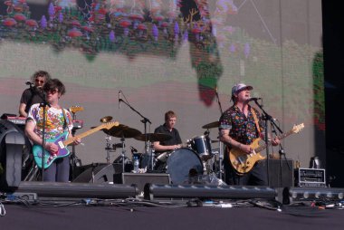 (Brezilya 'daki Lollapalooza 2023 Müzikal Gösterisi' nde Mütevazı Fare Performansı sergiliyor. 24 Mart 2023, Sao Paulo, Brezilya: Modest Mouse grubu 24 Cuma günü Brezilya 'nın Sao Paulo kentindeki Lollapalooza 2023 Chevrolet Stage' de canlı performans sergiliyor.). 