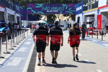 Sao Paulo 'daki Formula E Yarışı. 24 Mart 2023, Sao Paulo, Brezilya: Lucas di Grassi, Ayrton Senna onuruna, Sao Paulo 'nun kuzeyindeki Anhembi Kompleksi' nde, Formula E serbest eğitiminden önce, 24 Mart Cuma günü (.)