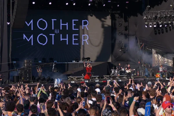 Mother Mother Band Performs Lollapalooza 2023 Musical Show Бразилии Марта — стоковое фото