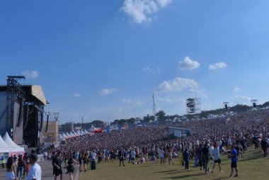 Paramas, Brezilya 'daki Lollapalooza 2023 Müzikal Gösterisi' nde Başarı Gösterisi düzenliyor. 26 Mart 2023, Sao Paulo, Brezilya: Paralamas do Sucesso Brezilya 'nın Sao Paulo şehrinde Lollapalooza 2023' ün 10 'uncu sayısında Chevrolet sahnesinde canlı performans sergiledi.