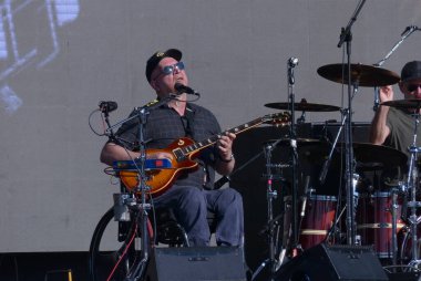 Paramas, Brezilya 'daki Lollapalooza 2023 Müzikal Gösterisi' nde Başarı Gösterisi düzenliyor. 26 Mart 2023, Sao Paulo, Brezilya: Paralamas do Sucesso Brezilya 'nın Sao Paulo şehrinde Lollapalooza 2023' ün 10 'uncu sayısında Chevrolet sahnesinde canlı performans sergiledi.