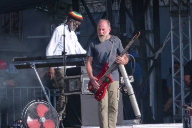 Paramas, Brezilya 'daki Lollapalooza 2023 Müzikal Gösterisi' nde Başarı Gösterisi düzenliyor. 26 Mart 2023, Sao Paulo, Brezilya: Paralamas do Sucesso Brezilya 'nın Sao Paulo şehrinde Lollapalooza 2023' ün 10 'uncu sayısında Chevrolet sahnesinde canlı performans sergiledi.