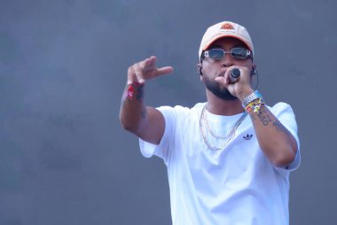 Rapçi Rashid, Brezilya 'daki Lollapalooza 2023 Müzikal Show' da gösteri yapıyor. 26 Mart 2023, Sao Paulo, Brezilya: Rapçi Rashid, Brezilya 'nın Sao Paulo şehrinde 10. Lollapalooza 2023' te Budweiser sahnesinde canlı performans sergiledi (26).)