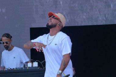 Rapçi Rashid, Brezilya 'daki Lollapalooza 2023 Müzikal Show' da gösteri yapıyor. 26 Mart 2023, Sao Paulo, Brezilya: Rapçi Rashid, Brezilya 'nın Sao Paulo şehrinde 10. Lollapalooza 2023' te Budweiser sahnesinde canlı performans sergiledi (26).)