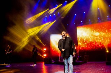 Roberta Miranda Sao Paulo 'da canlı performans sergiliyor. 01 Nisan 2023, Sao Paulo, Brezilya: Brezilyalı şarkıcı Roberta Miranda ve Jose Augusto, Vibra Sao Paulo 'nun sahnesinde ilk kez Romantik Turneye çıktılar.)