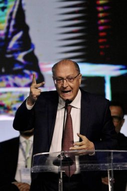 (CEIS Sağlık Ekonomik Endüstriyel Kompleksi Yönetim Grubu 'nun yeniden inşası. 3 Nisan 2023, Brasilia, Federal Bölge, Brezilya: Sağlık Bakanı, Nisia Trindade ve Brezilya Başkan Yardımcısı Geraldo Alckmin