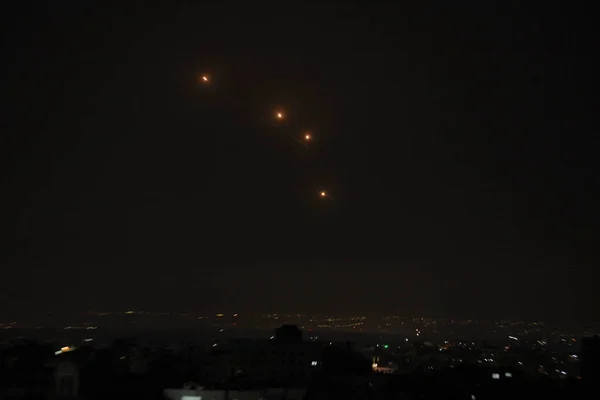 Iron Dome Ohjukset Yrittävät Pysäyttää Gazasta Ammutut Raketit Huhtikuu 2023 — kuvapankkivalokuva