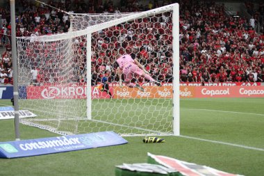 Paranaense Futbol Şampiyonası: Atlhetico Halkla İlişkiler FC Cascavel 'e karşı. 2009 Nisan, 2023, Curitiba, Parana, Brezilya: Atlhetico Paranaense takımı 2023 Paranaense Futbol Şampiyonası rövanş maçında şampiyon unvanını kutluyor. 