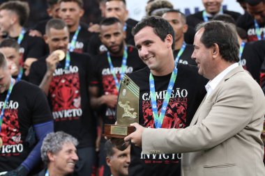 Paranaense Futbol Şampiyonası: Atlhetico Halkla İlişkiler FC Cascavel 'e karşı. 2009 Nisan, 2023, Curitiba, Parana, Brezilya: Atlhetico Paranaense takımı 2023 Paranaense Futbol Şampiyonası rövanş maçında şampiyon unvanını kutluyor. 