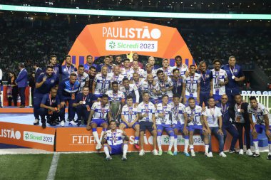Paulista Futbol Şampiyonası Finali Palmeiras, Agua Santa 'ya karşı. Palmeiras, 9 Nisan 2023 tarihinde Sao Paulo 'da yapılan 2023 Paulista Şampiyonası finalinde Agua Santa' ya karşı oynanan rövanş maçında şampiyonluğu kutluyor.
