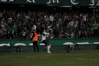 Brezilya Kupası: Coritiba, Sport Recife 'ye karşı. 12 Nisan 2023, Curitiba, Parana, Brezilya: Coritiba ile Sport Recife arasındaki futbol maçı, Couto Pereira Stadyumu 'nda Copa do Brasil' in üçüncü turu için geçerlidir. Oyun 3-3 bitti.. 