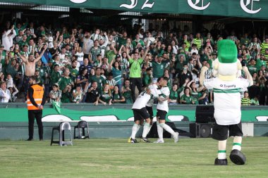 Brezilya Kupası: Coritiba, Sport Recife 'ye karşı. 12 Nisan 2023, Curitiba, Parana, Brezilya: Coritiba ile Sport Recife arasındaki futbol maçı, Couto Pereira Stadyumu 'nda Copa do Brasil' in üçüncü turu için geçerlidir. Oyun 3-3 bitti.. 