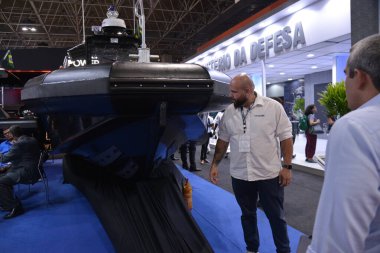 Rio 'da Uluslararası Savunma ve Güvenlik Fuarı. 12 Nisan 2023, Rio de Janeiro, Brezilya: Askeri personel, polis kuvvetleri ve kamu güvenliği yetkililerini hedef alan Riocentro Kongre Merkezi 'nde Savunma ve Güvenlik Fuarı gerçekleşti 