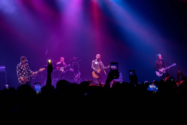 オーストラリアのロックバンド フードゥー グルスがサンパウロで演奏した 2023年4月12日ブラジル サンパウロ オーストラリアのロックバンド フードゥー グルスのプレゼンテーションがサンパウロ南部のヴィブラサンパウロで12日水曜日の夜 — ストック写真