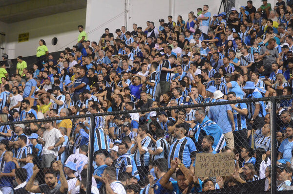 (Футбольный матч Кубка Бразилии по футболу. 13 апреля 2023 года. Натал, Риу-Гранди-ду-Норти, Бразилия: Озил против ABC (RN) valid для третьего этапа Copa do Brasil 2023, в Estadio Fuckeirao, в Натале, в ночь на четверг (13). Коврик