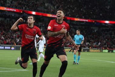 Brezilya Futbol Şampiyonası: Athletico PR vs Goias. 15 Nisan 2023, Curitiba, Parana, Brezilya: 15 Nisan Cumartesi günü Arena da Baixada 'da oynanan Brezilya Futbol Şampiyonası' nın ilk turu için Athletico PR ve Goias arasındaki futbol maçı geçerli.) 