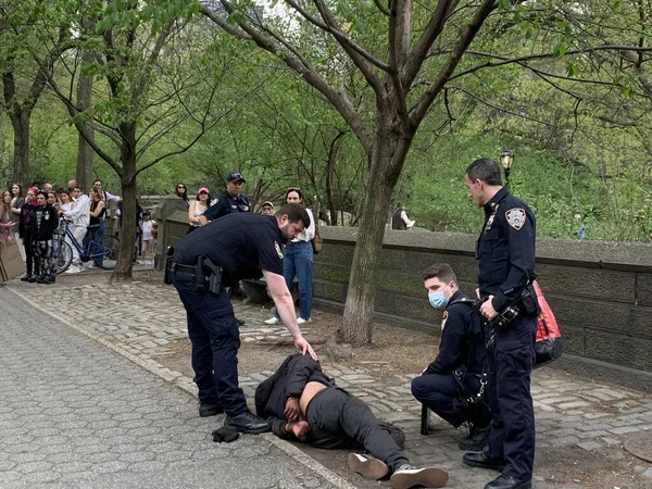 Jovem Sem Abrigo Atacou Uma Senhora Central Park Abril 2023 — Fotografia de Stock