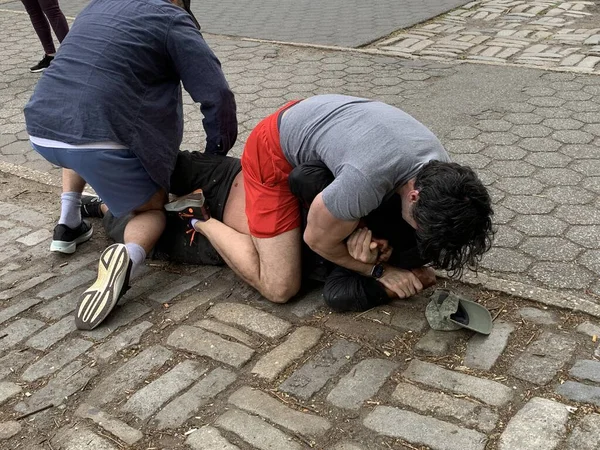 Genç Evsiz Bir Adam Central Park Bir Bayana Saldırdı Nisan — Stok fotoğraf