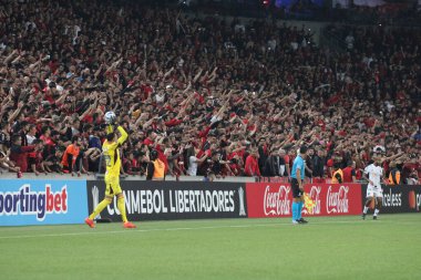 Libertadores Kupası: Athletico PR vs Atletico MG. 18 Nisan, Curitiba, Parana, Brezilya: Athletico PR ile Atletico MG arasındaki futbol maçı, 2023 Copa Libertadores 'in grup aşamasının ikinci turu için geçerli. (18) Athletico 2-1 kazandı.. 