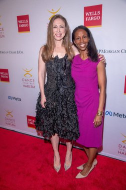 Harlem Dans Tiyatrosu Virginia Johnson 'ı onurlandırmak için 2023 Vision Gala' da. 20 Nisan 2023, New York, New York, ABD: Chelsea Clinton ve Sarah Lewis 20 Nisan 2023 'te New York City Center' da düzenlenen Harlem ve # 39. 