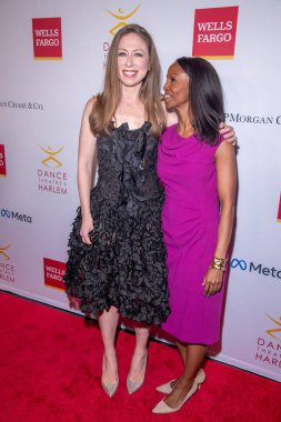 Harlem Dans Tiyatrosu Virginia Johnson 'ı onurlandırmak için 2023 Vision Gala' da. 20 Nisan 2023, New York, New York, ABD: Chelsea Clinton ve Sarah Lewis 20 Nisan 2023 'te New York City Center' da düzenlenen Harlem ve # 39. 