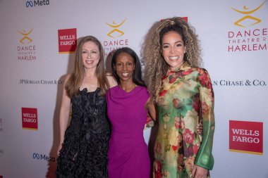 Harlem Dans Tiyatrosu Virginia Johnson 'ı onurlandırmak için 2023 Vision Gala' da. 20 Nisan 2023, New York, ABD: Chelsea Clinton, Sarah Lewis ve Sunny Hostin New York City Center 'da düzenlenen 2023 Vision Galası' na katıldılar. 