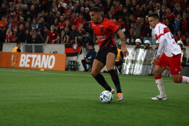 Brezilya Futbol Kupası: Athletico PR vs CRB. 25 Nisan 2023, Curitiba, Parana, Brezilya: Athletico Paranaense 'nin takımı CRB' ye karşı kazandıkları galibiyet ve sınıflandırmayı 3. aşama için geçerli penaltılarla kutluyor.