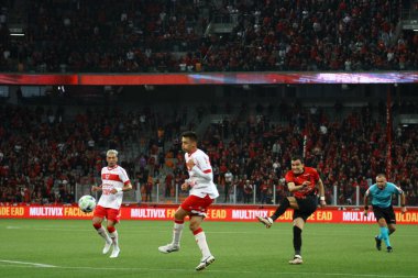 Brezilya Futbol Kupası: Athletico PR vs CRB. 25 Nisan 2023, Curitiba, Parana, Brezilya: Athletico Paranaense 'nin takımı CRB' ye karşı kazandıkları galibiyet ve sınıflandırmayı 3. aşama için geçerli penaltılarla kutluyor.