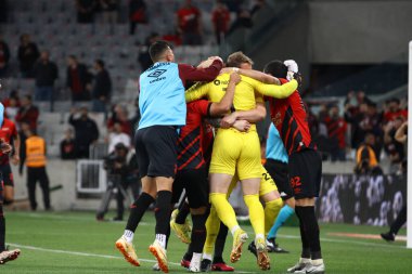 Brezilya Futbol Kupası: Athletico PR vs CRB. 25 Nisan 2023, Curitiba, Parana, Brezilya: Athletico Paranaense 'nin takımı CRB' ye karşı kazandıkları galibiyet ve sınıflandırmayı 3. aşama için geçerli penaltılarla kutluyor.