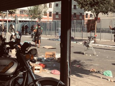 Sao Paulo 'daki Cracolandia sokaklarında temizlik operasyonu. 25 Nisan 2023. Sao Paulo, Brezilya: Rua Conselheiro Nebias ve Rua Guaianazes 'teki Sao Paulo' nun merkez bölgesinde belediye polisi Cracolandia 'yı temizledi