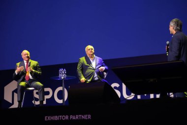 FIFA Spor Zirvesi Sao Paulo 2023 Future of Soccer. 26 Nisan 2023, Sao Paulo, Brezilya: Enrique Bonilla - Başkan Yardımcısı, Dünya Ligi Forumu; Carlos Del Campo - Başkanlık Yardımcı Direktörü, La Liga; Miguel Angel Loor 